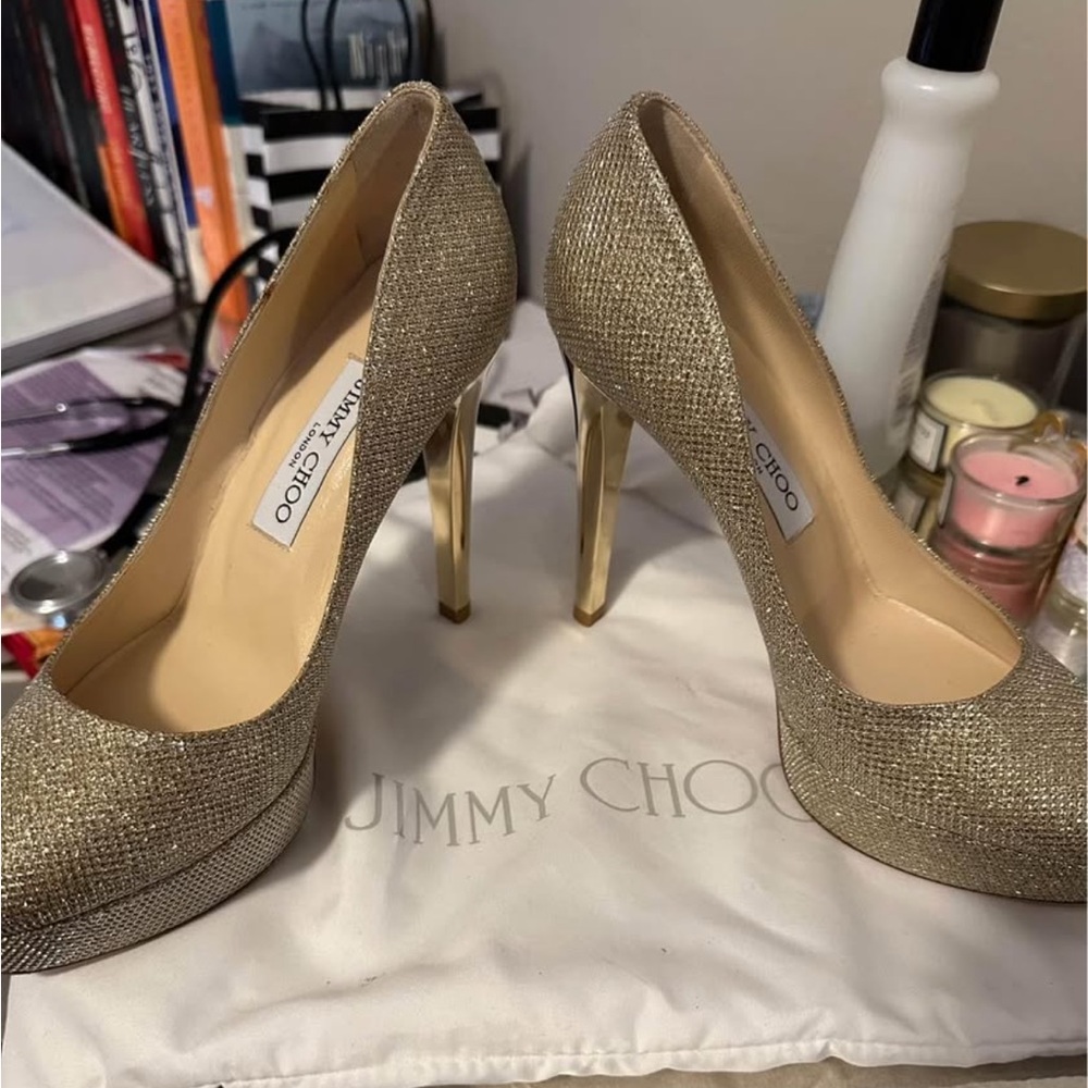 JIMMY CHOO GOLD PUMPS!